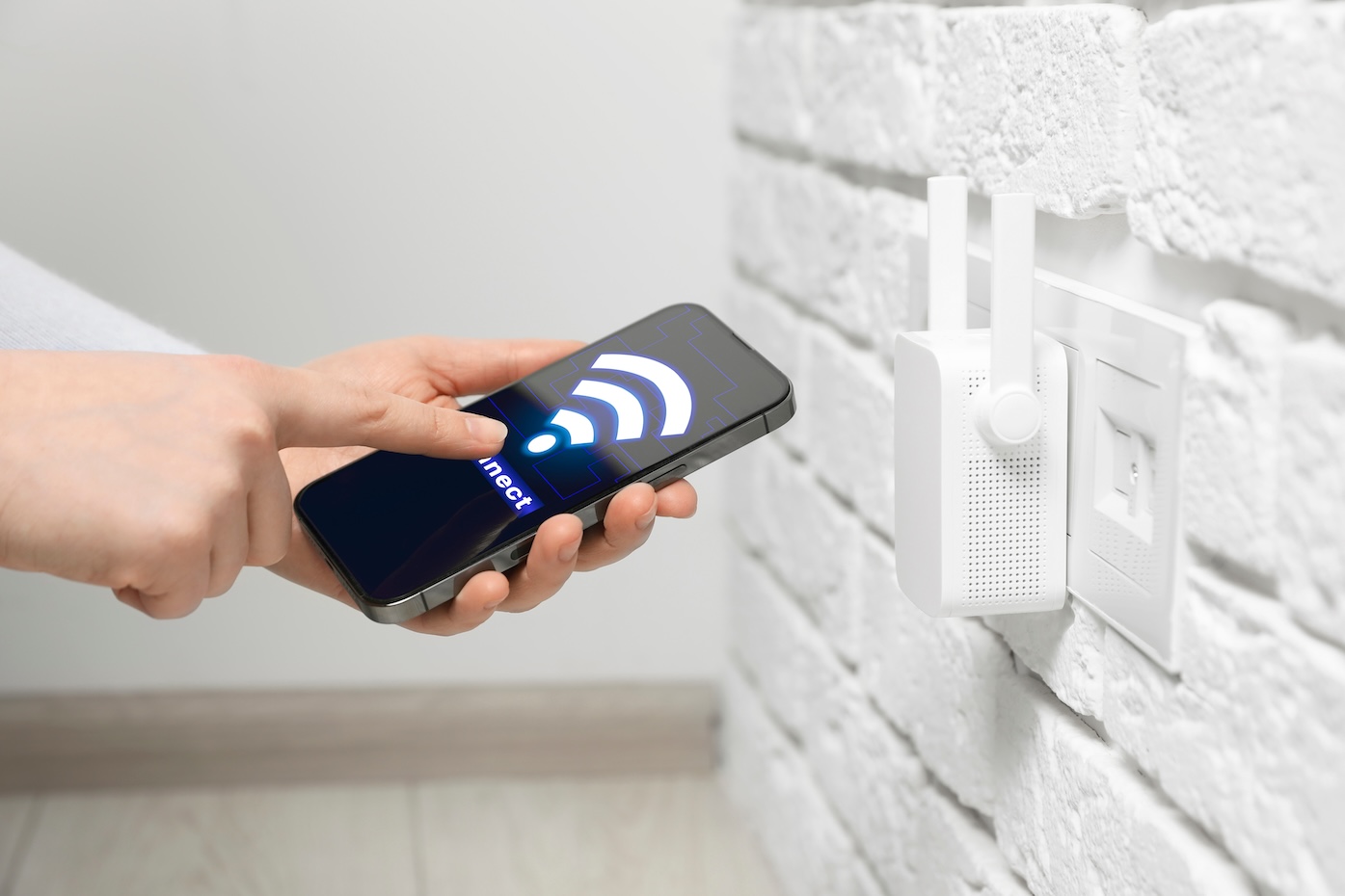 Boosting Internet Signal at Home: Router Placement, Ethernet, Extenders & More